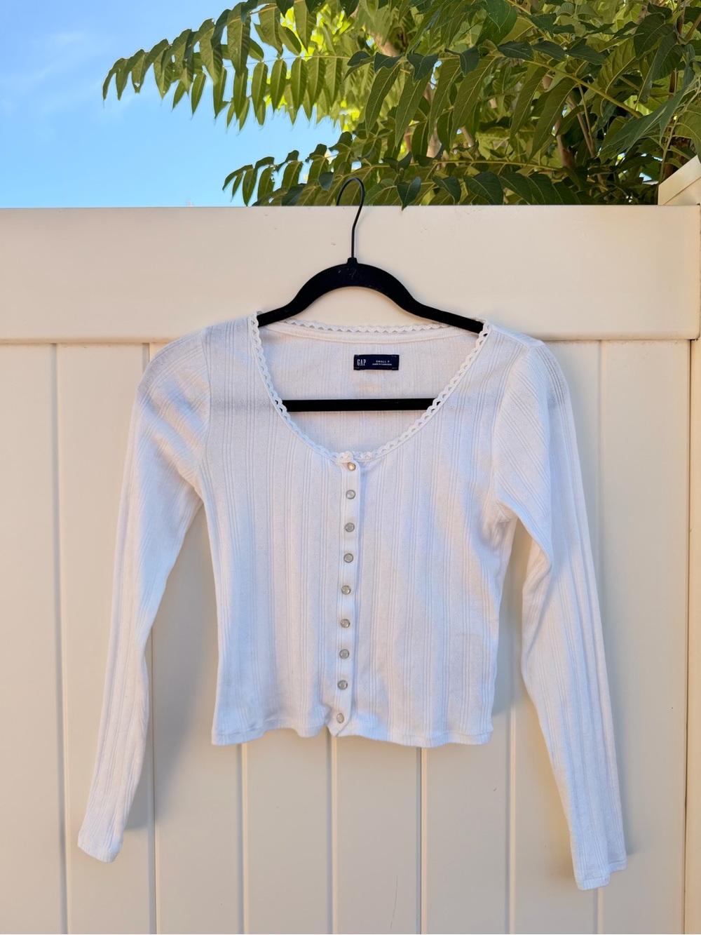 GAP White Pointelle Button-Front Long Sleeve Scoop Cardigan Top | Small (Petite)